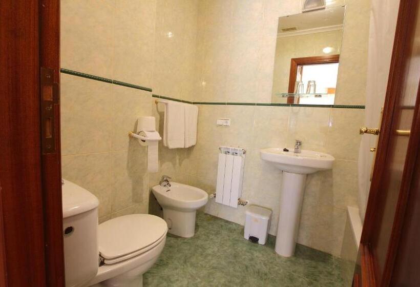 هتل Hostal San Blas