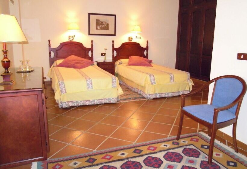 هتل La Hacienda De Anzo