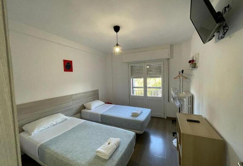 Отель Pensión La Estrella