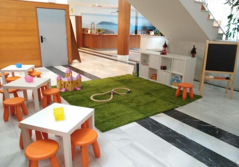אתר נופש Aparthotel Golf Beach