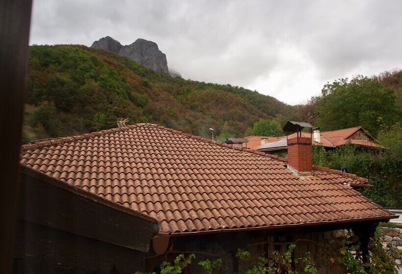 Hostal Remoña