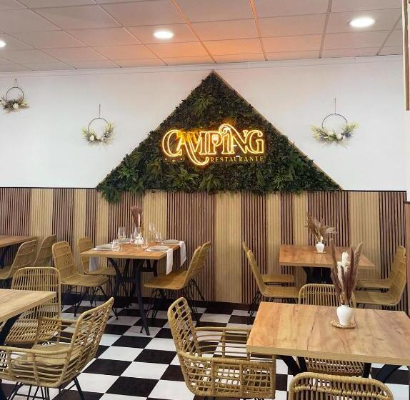 هتل Habitaciones Camping Ferrer