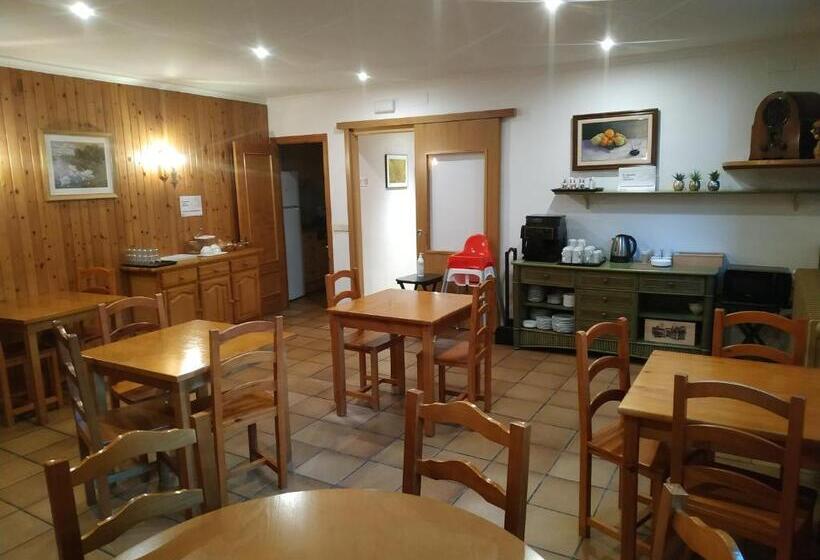 호텔 Hostal Cal Mestre