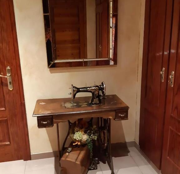 هتل Hostal La Placeta