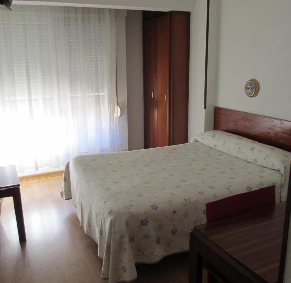 هتل Hostal Liebana