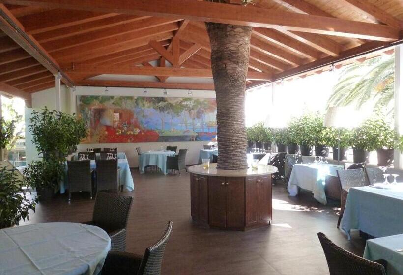 هتل Hostal Miryam