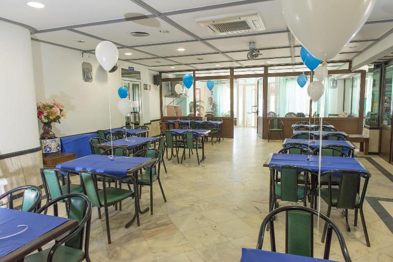 فندق Hostal Restaurante La Nina