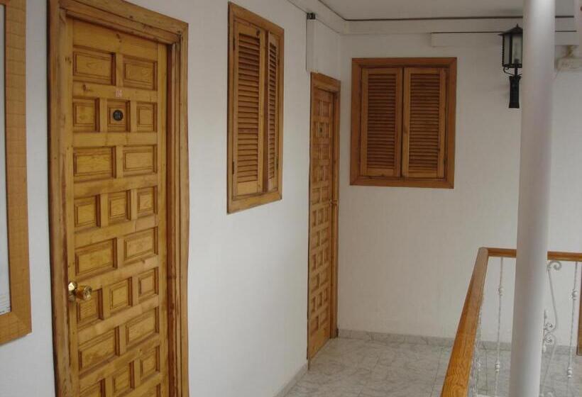 בית מלון כפרי Hostal Toscano
