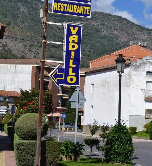 فندق Hostal Vadillo