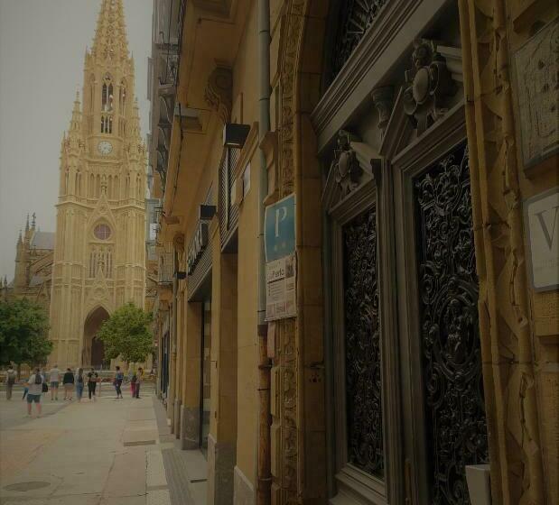 هتل Pension La Perla