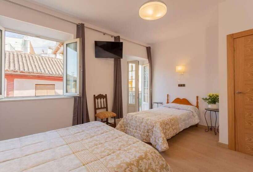 هتل Pensión Landazuri