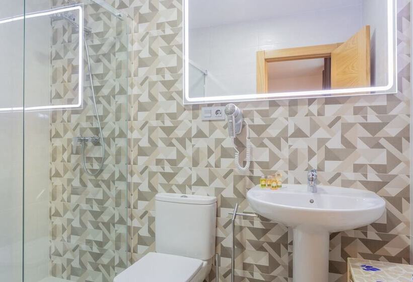 هتل Pensión Landazuri