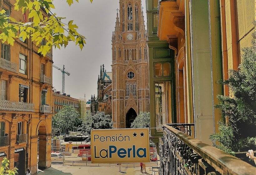 هتل Pension La Perla