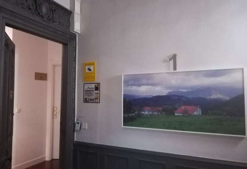 هتل Pension La Perla