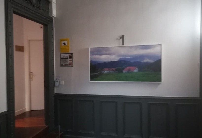 هتل Pension La Perla