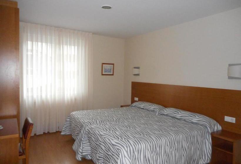 בית מלון כפרי Pension Restaurante La Bombilla