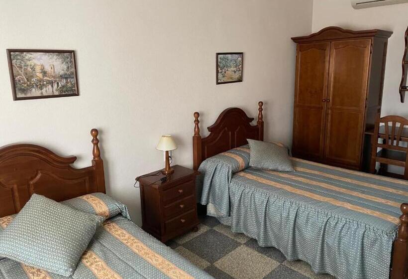 فندق Hostal Las Palomas