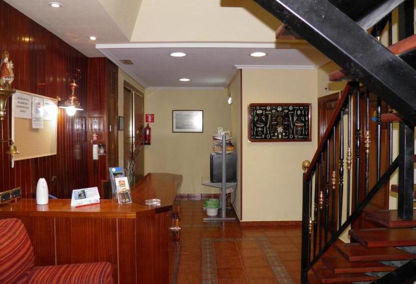 هتل Pensión El Camarote