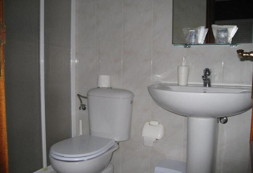 بنسيون Hostal Roma