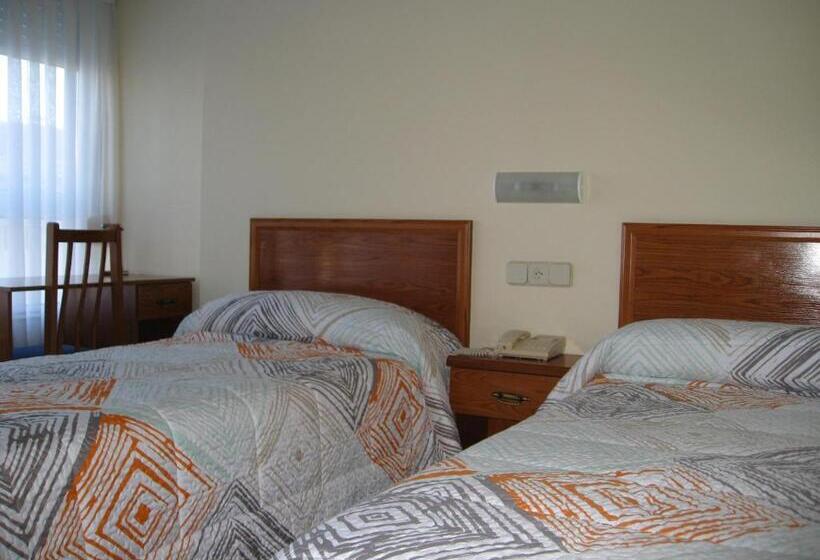 بنسيون Hostal Roma