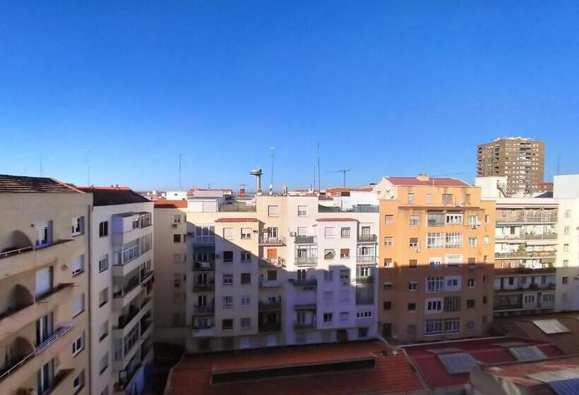 هتل Hostal Arrate