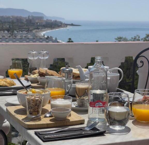 فندق Hostal Avalon