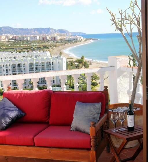 فندق Hostal Avalon