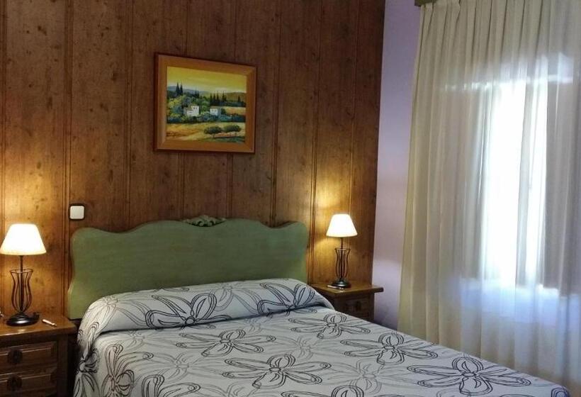 هتل Hostal Chinchon