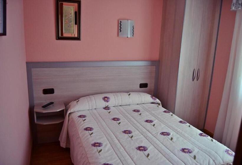 Hotel Hostal La Corte