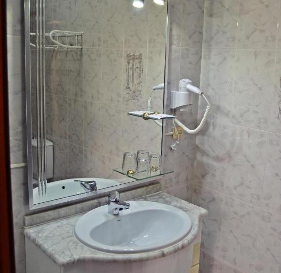 Hotel Hostal La Corte