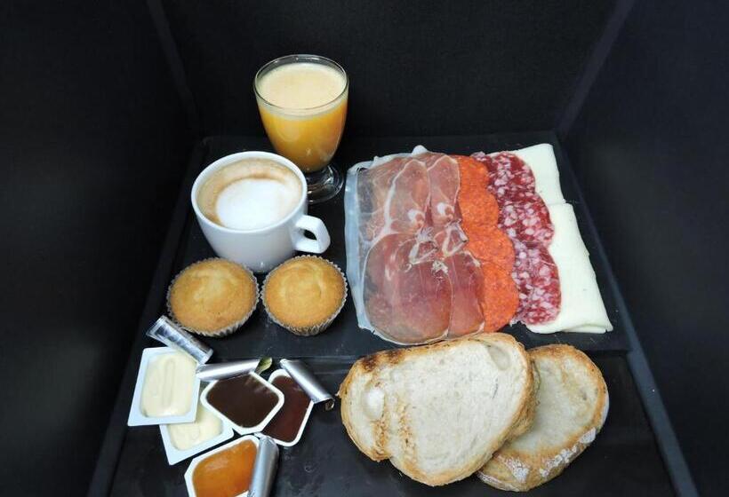 Hotel Hostal La Corte