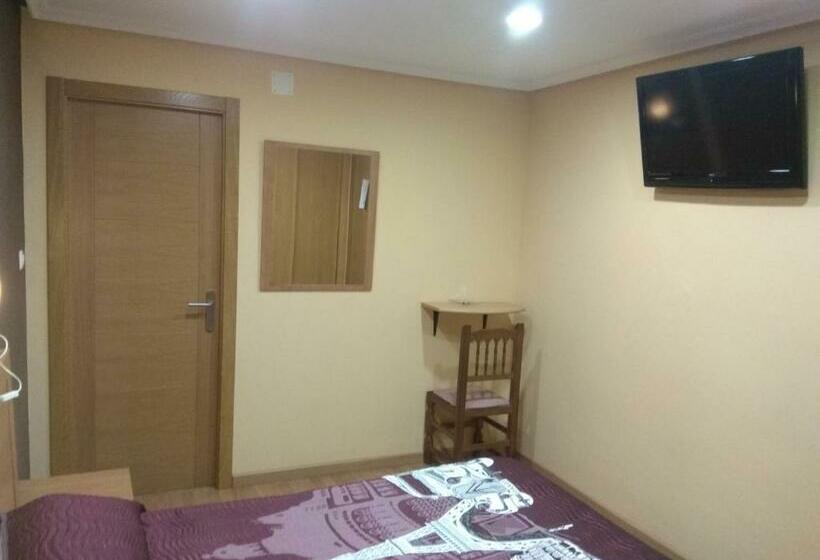 هتل Hostal Lido