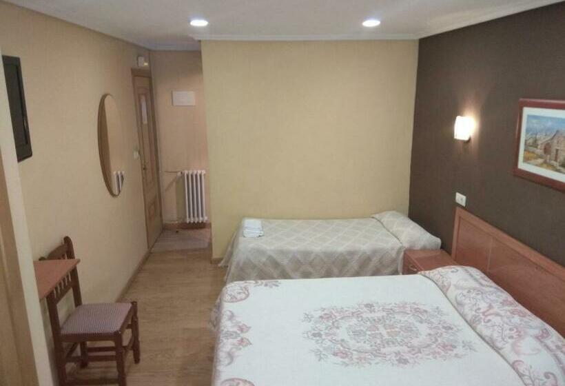 هتل Hostal Lido