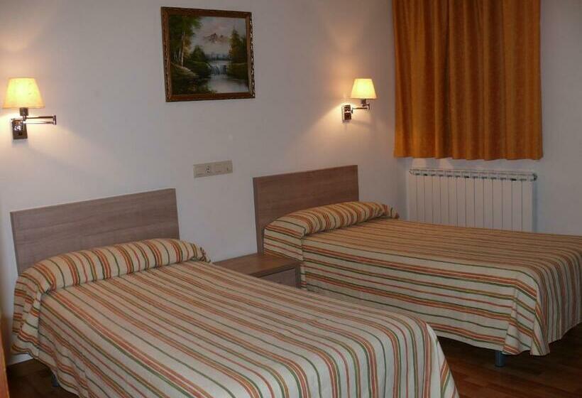 בית מלון כפרי Hostal Muntanya