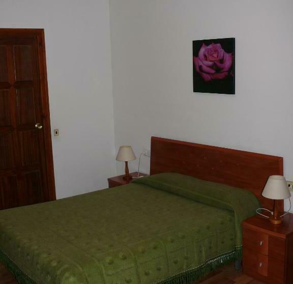 בית מלון כפרי Hostal Muntanya