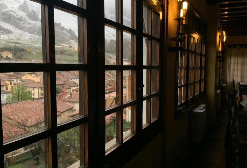ホテル Hostal Pancorbo