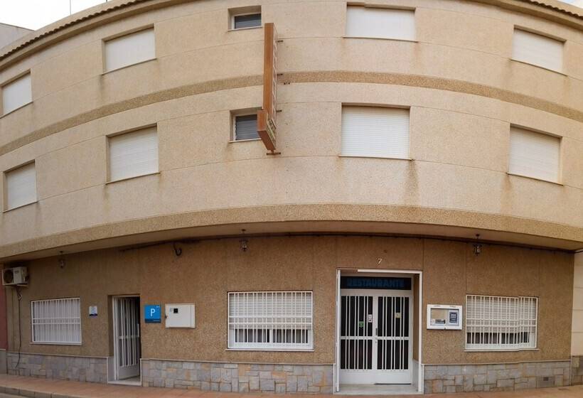بنسيون La Obrera