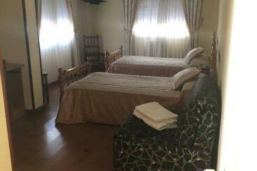پانسیون Hostal El Escudo