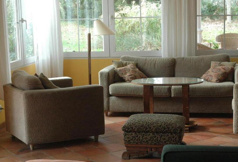 هتل El Habana Llanes