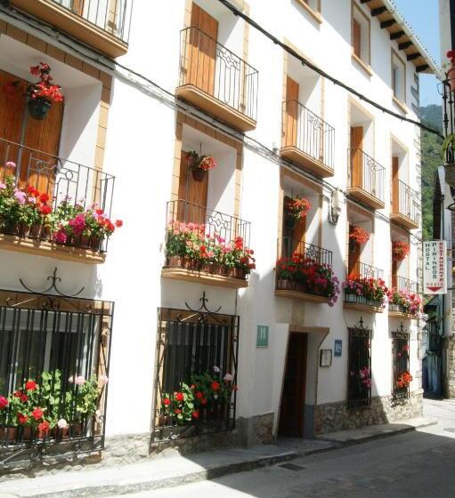 בית מלון כפרי Hostal Pirineos Meliz
