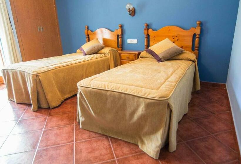 فندق Hostal Restaurante Asador Pañart