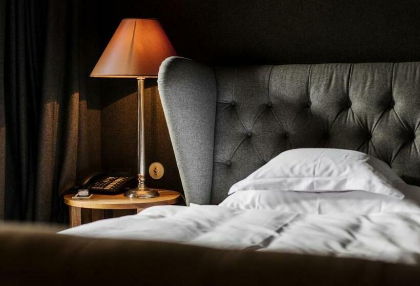 هتل Almhof Schneider