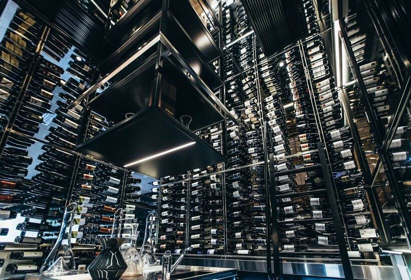 هتل Hilton Adelaide