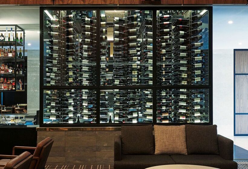 هتل Hilton Adelaide