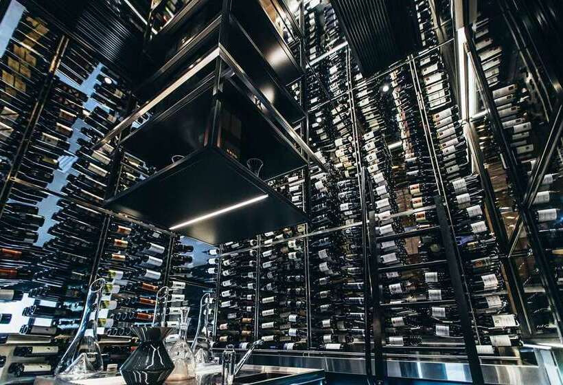 هتل Hilton Adelaide