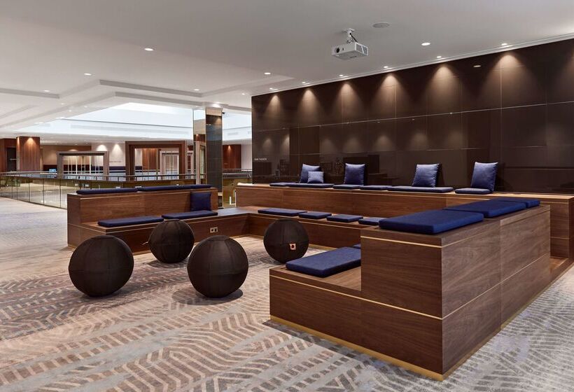 هتل Hilton Vienna Park