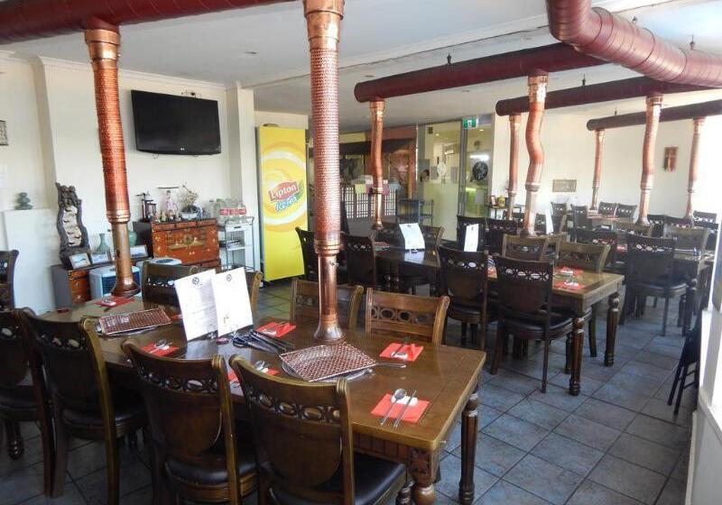 هتل Jacksons Motor Inn