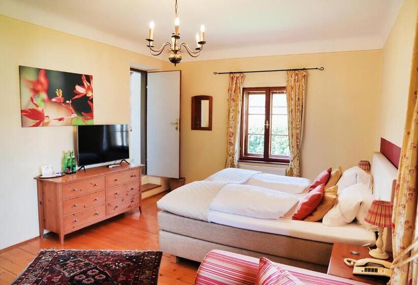 Renaissancehotel Raffelsberger Hof B&b