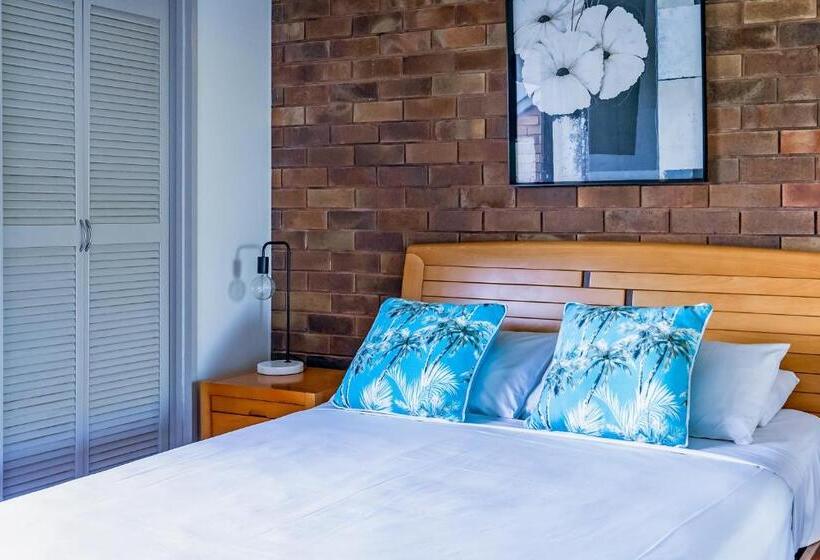 Glen Eden Beach Resort