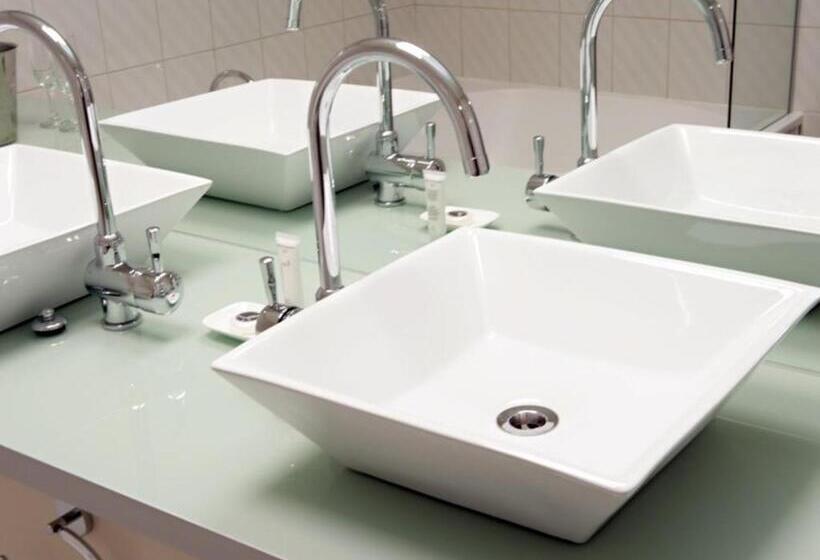 호텔 Beau Monde International